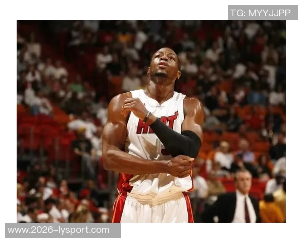 韦德谈保罗角色:更衣室问责者的双刃剑与告密者的误解 韦德谈保罗角色:更衣室问责者的双刃剑与告密者的误解