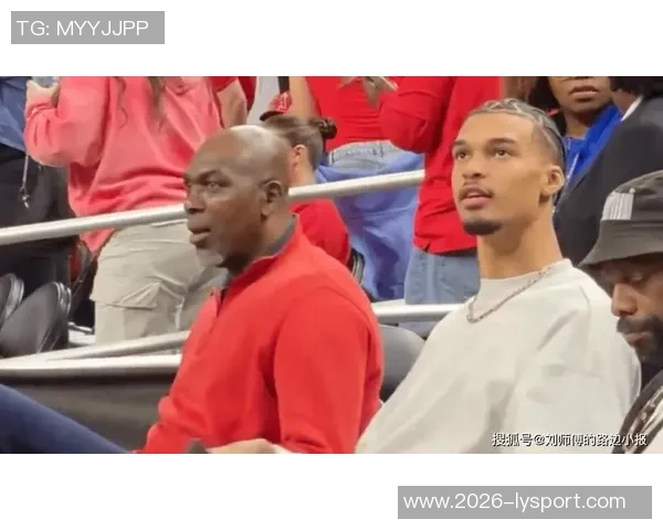 奥拉朱旺透露文班亚马渴望学习脚步技巧并愿意向他请教秘诀